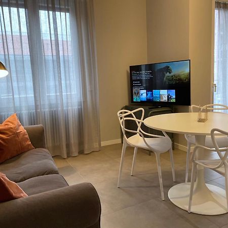 Domus Pyrus Apartments Перо Екстериор снимка