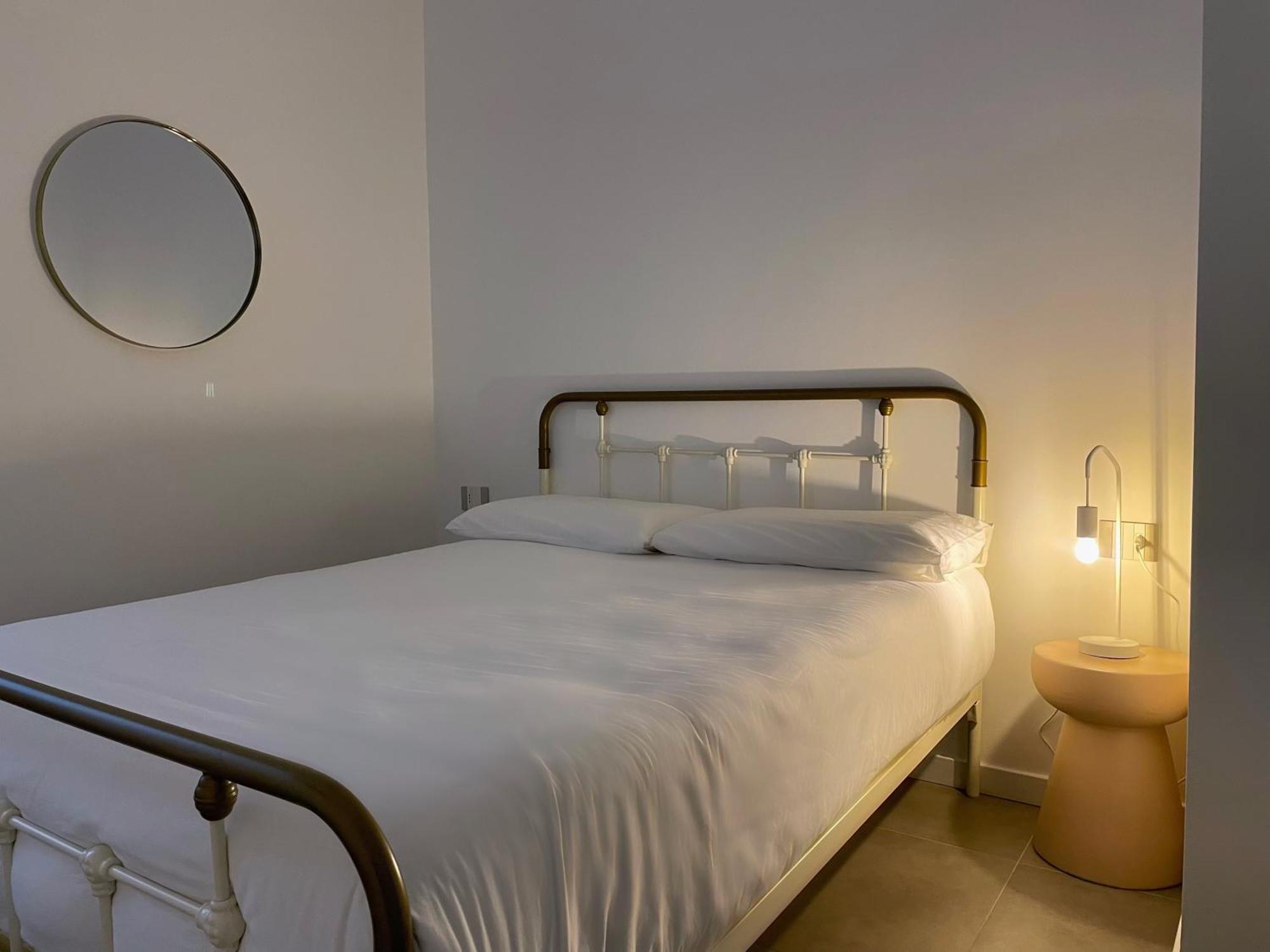 Domus Pyrus Apartments Перо Екстериор снимка