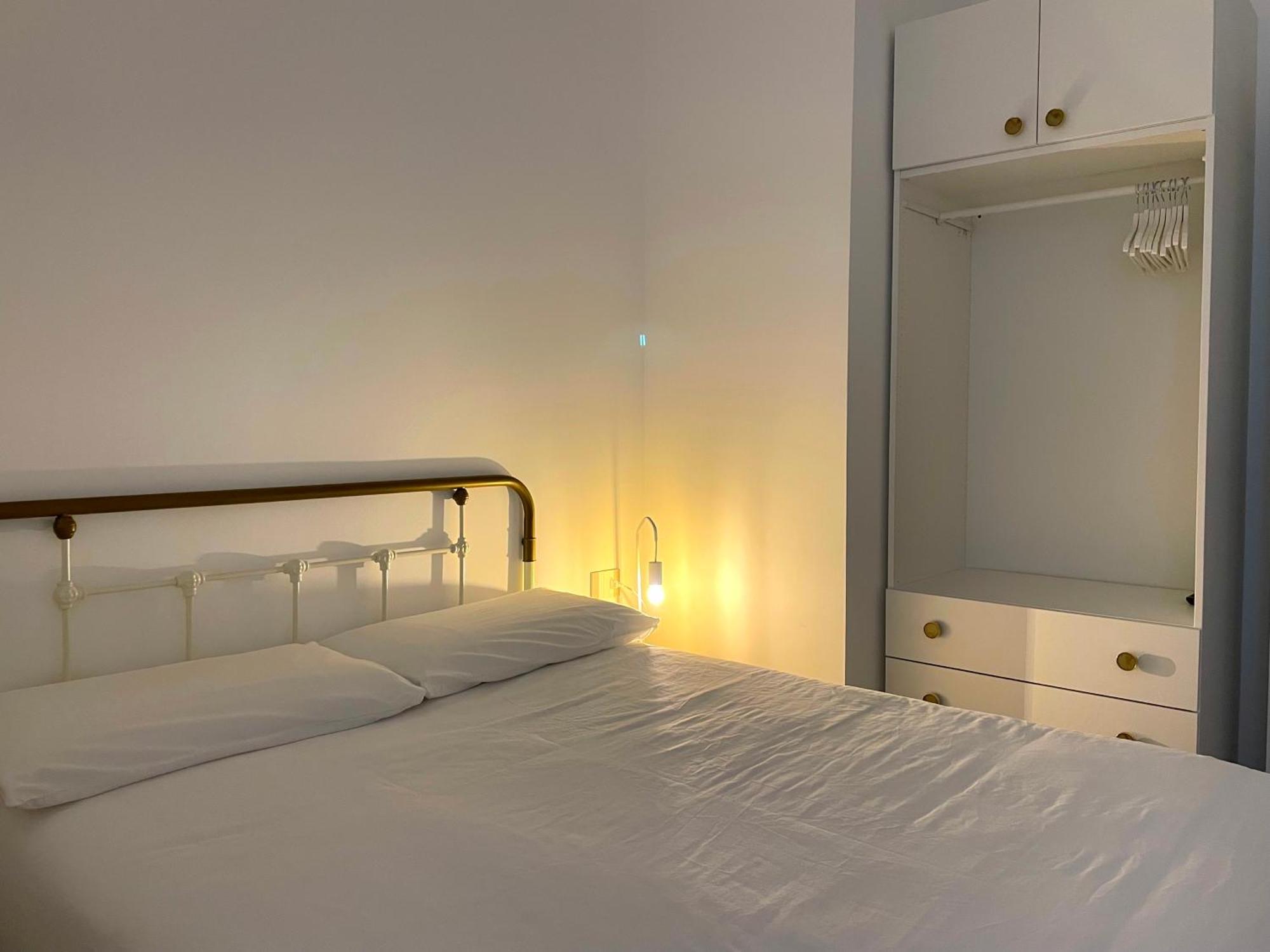Domus Pyrus Apartments Перо Екстериор снимка
