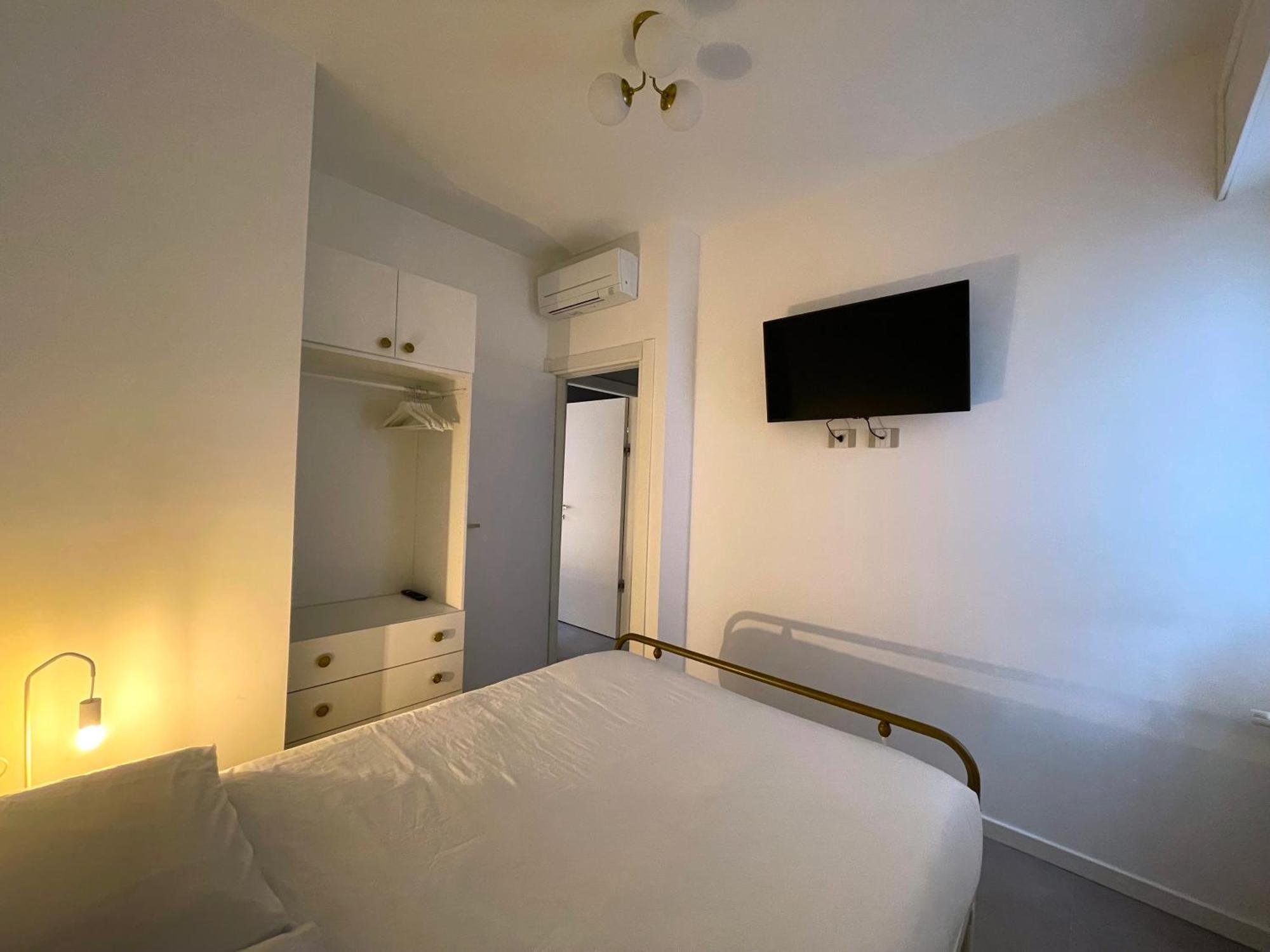 Domus Pyrus Apartments Перо Екстериор снимка
